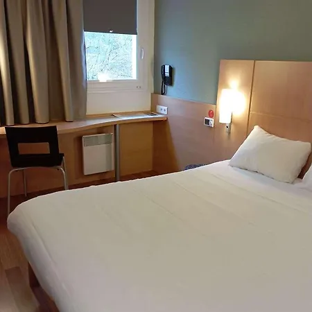 Ibis Hotel 2*