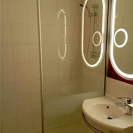 Ibis Hotel 3*